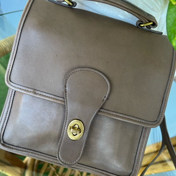 Vintage Coach #5130 Station Bag in Rare "Taupe" Leather - Picture 7 of 10